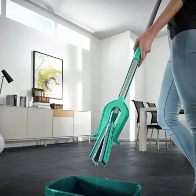Швабра для підлоги з віджиманням Leifheit Picobello M Micro Duo