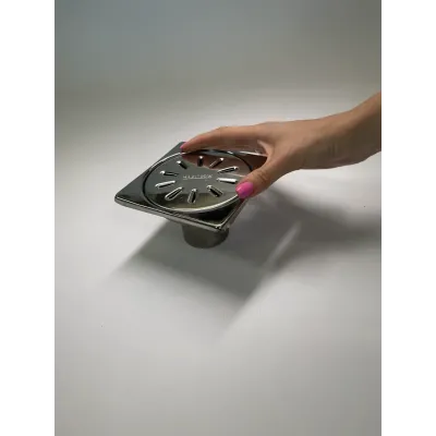 Трап із нержавіючої сталі SLIM 10*10см, вертикальний, D50