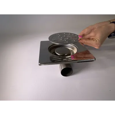 Трап із нержавіючої сталі SLIM 20*20см, горизонтальний, D50